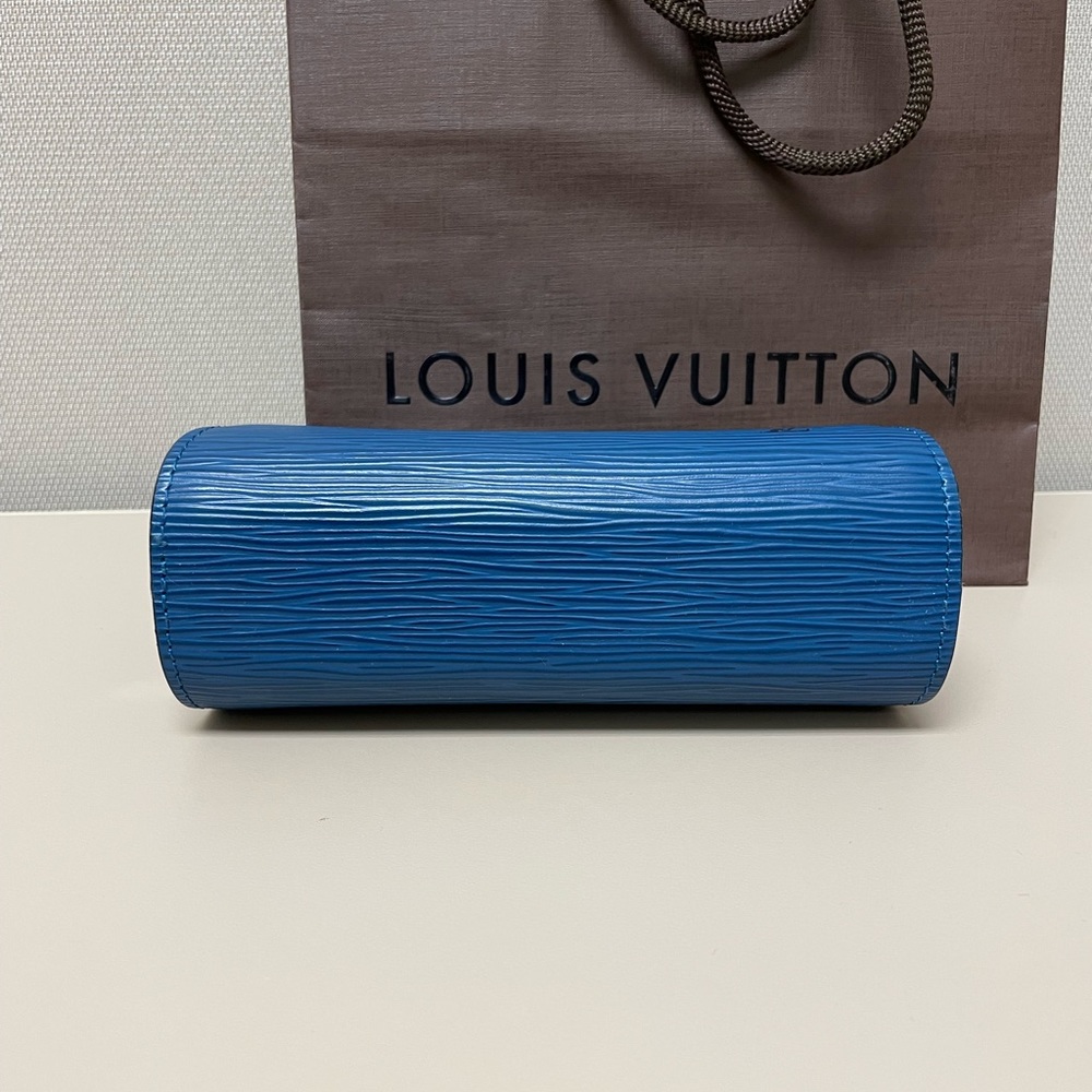 Louis Vuitton Blue Epi Leather Cosmetic Pouch - Picture 7 of 10